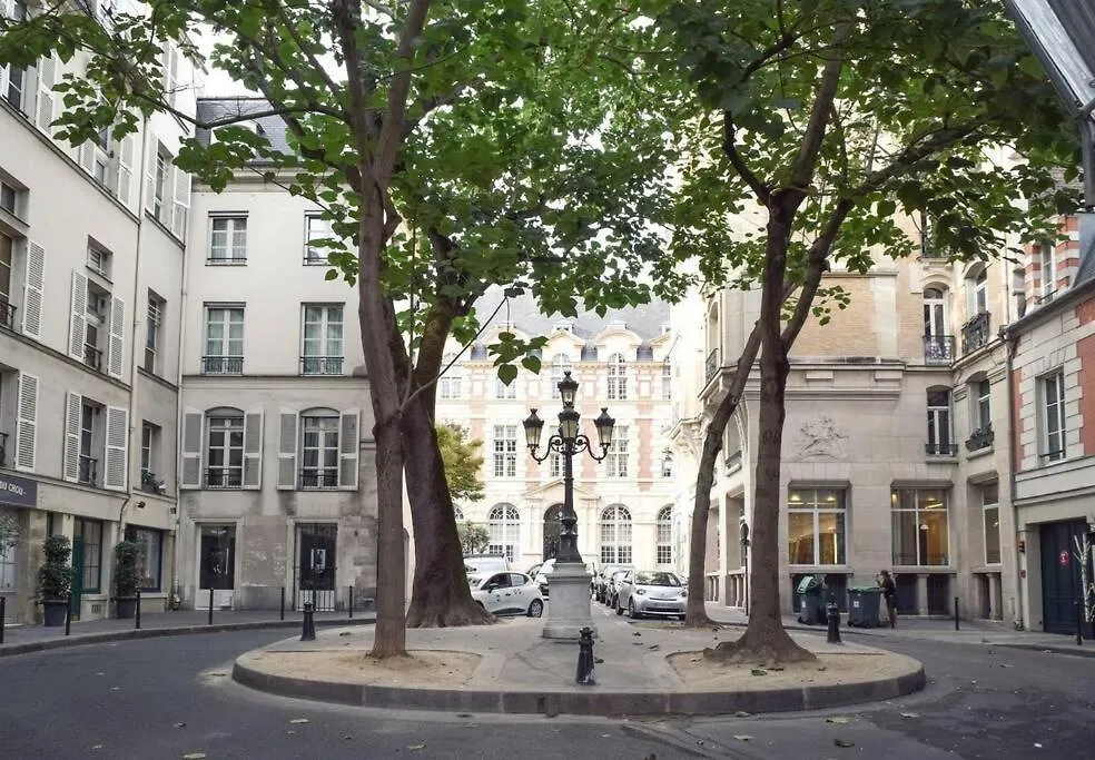 Charming Apartment In Saint-Germain Des Pres Paris
